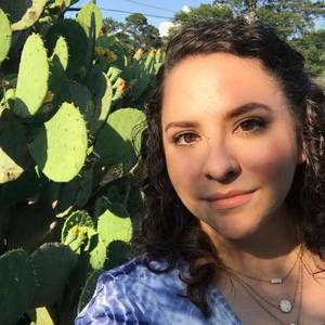 Meet your Posher, Leticia